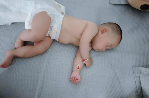泰州宝宝积食发烧怎么处理